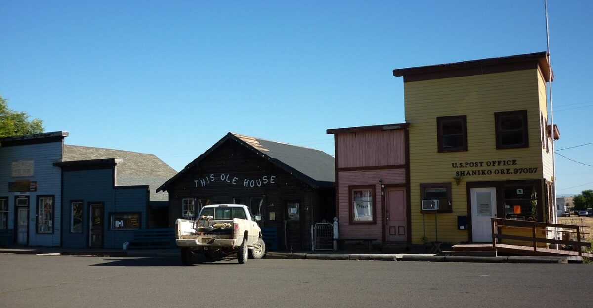 ghost town shaniko oregon historic abandoned empty wasco county usa united states america american northwest decay deserted nostalgia ghost-town forgotten obsolete rural derelict dilapidated hiostorical desolate neglected history remote blue history blue ghost
