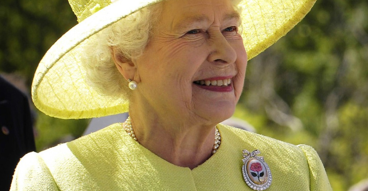 queen england elizabeth ii portrait woman cap queen queen queen queen queen elizabeth ii