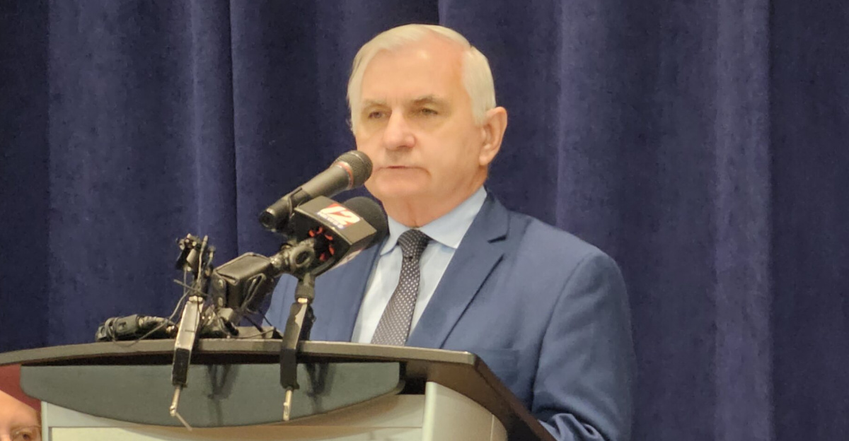 U.S. Senator Jack Reed making a speech at the Rhode Island Jewish Community Prayer Vigil for Israel, October 9 2023