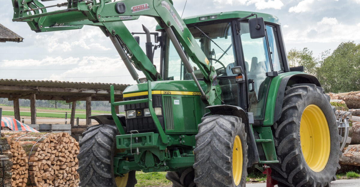 John Deere 6310