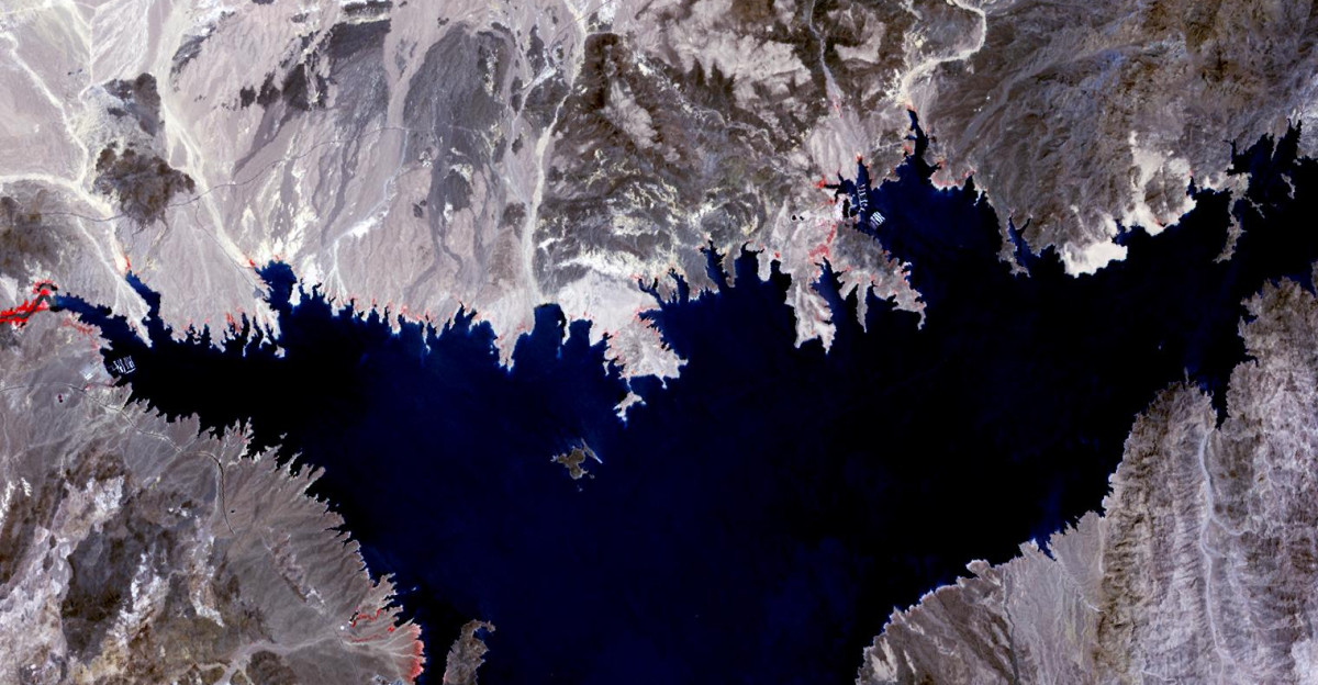 Lake Mead the largest reservoir in the US has fallen to its lowest level ever The water is a major source for such cities as Los Angeles and Las Vegas With the predicted drought through this summer the lake s water supply is expected to further shrink In 2000 the lake was at its highest and has declined ever since The images were acquired June 14 2021 and July 6 2000 cover an area of 25 5 by 30 km and are located at 36 degrees north 114 7 degrees west