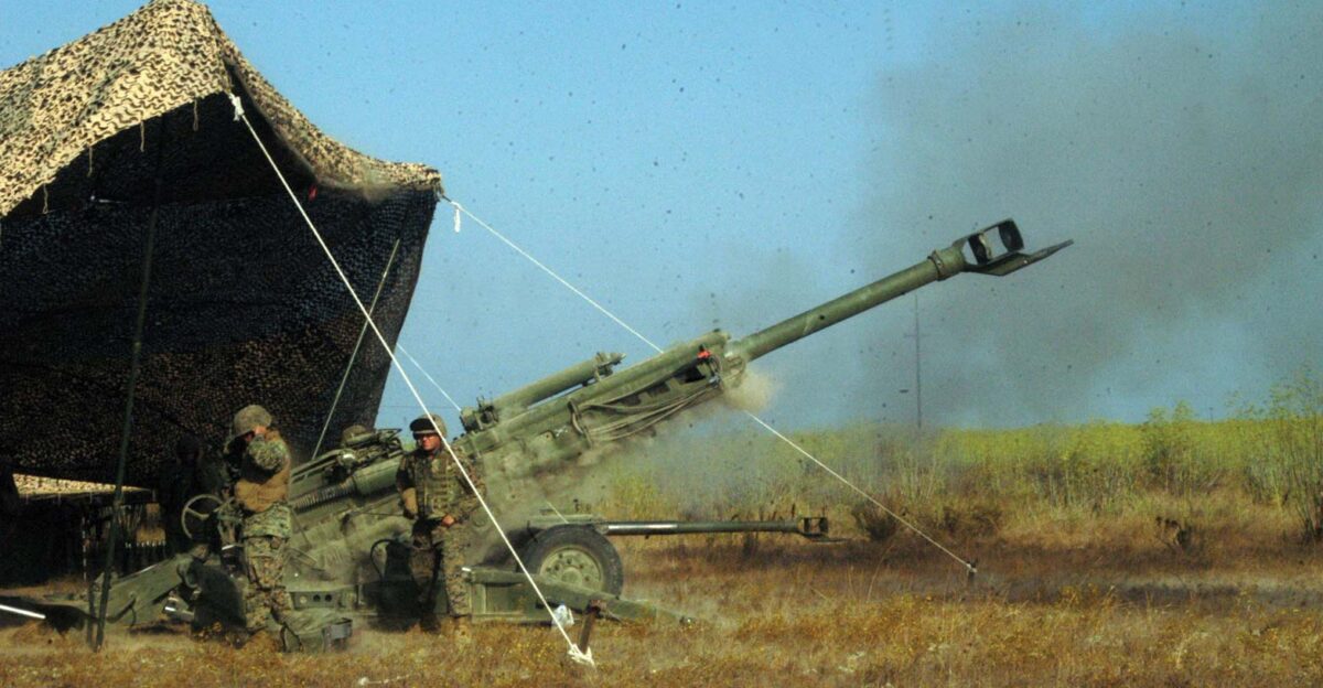 M777 howitzer Marines with 2nd Battalion 11th Marine Regiment send a round high into the air with the new M777 Howitzer This was the first time it was fired at Camp Pendleton