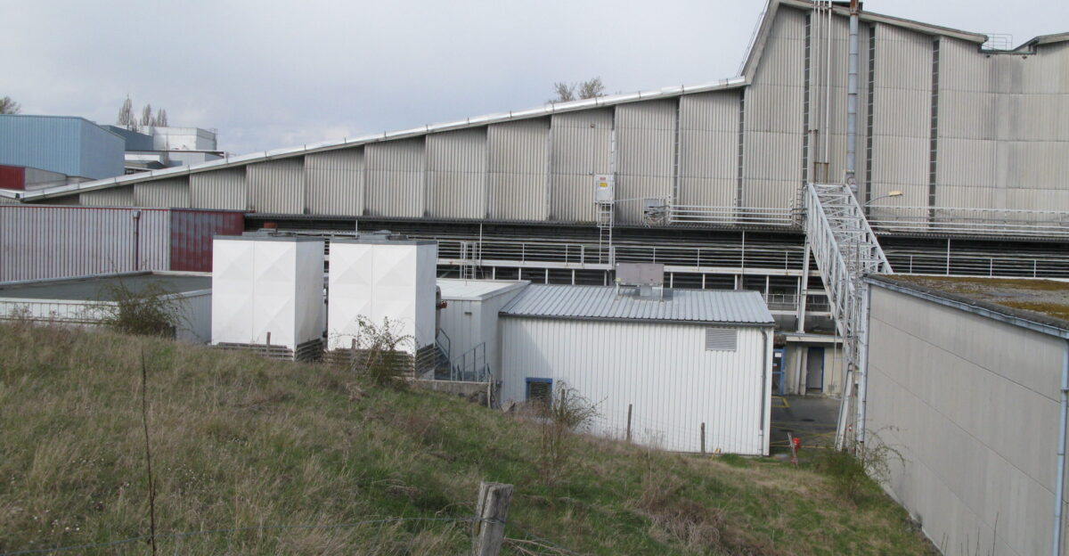 Magnet factory of the LHC