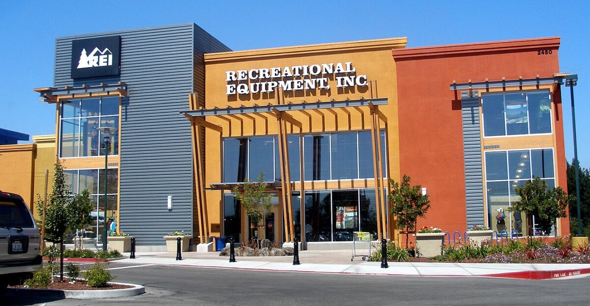 A R E I sporting goods store in Mountain View just across U S Highway 101 from the Googleplex