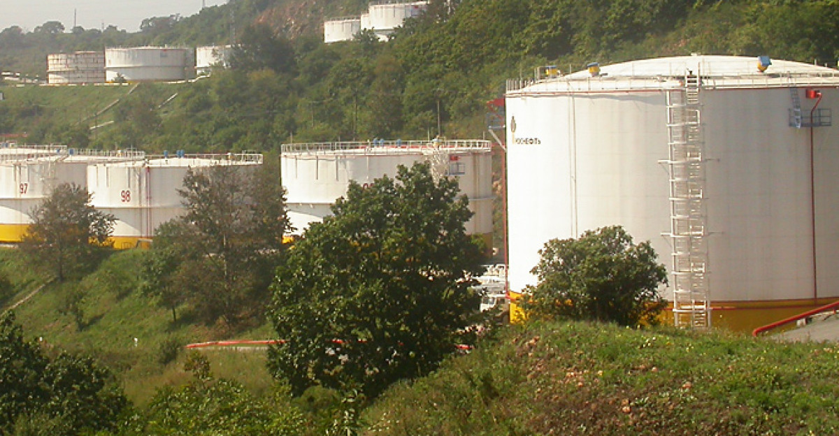 Nakhodka Autumn 2003 Rosneft oil terminal