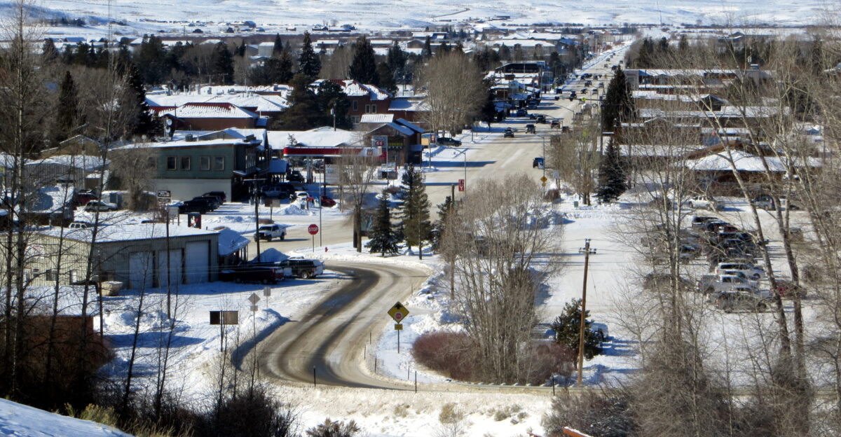 File Overlooking Pinedale WY from the east in the winter Dec