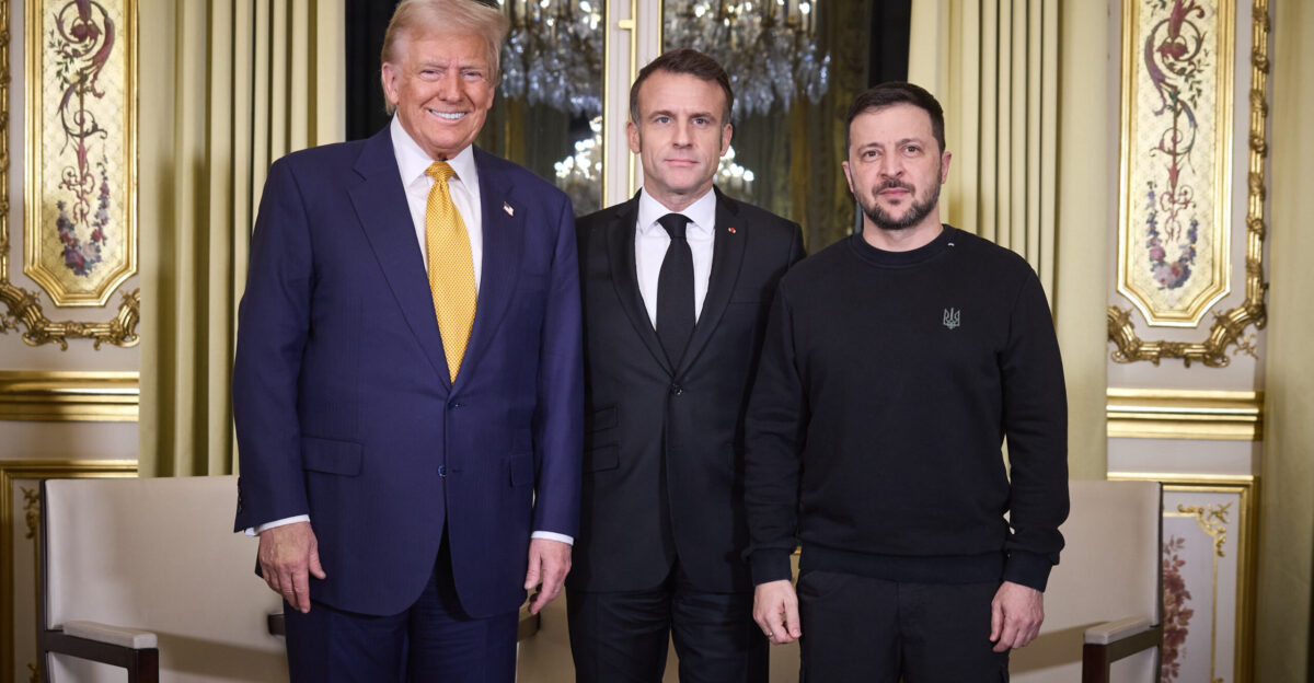 In Paris President of Ukraine Volodymyr Zelenskyy participated in a trilateral meeting with French President Emmanuel Macron and U S President-elect Donald Trump Volodymyr Zelenskyy thanked Donald Trump for his unwavering resolve and expressed particular gratitude to Emmanuel Macron for organizing the meeting The discussion focused on our people and ways to support them the overall situation and the establishment of a just peace We all want peace But it is crucial for us and this is our position that the peace is just for all of us and that Russia Putin or any other aggressor has no possibility of ever returning And this is the most important thing - just peace and security guarantees strong security guarantees for Ukraine the President concluded The leaders committed to continued cooperation and communication