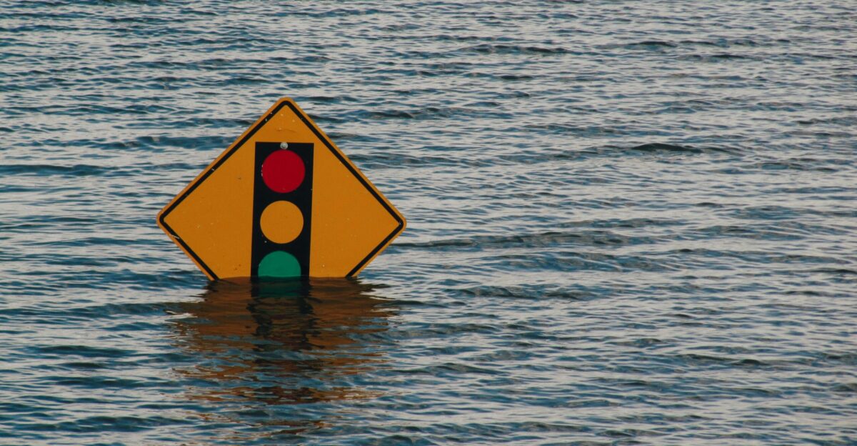 traffic light sign underwater