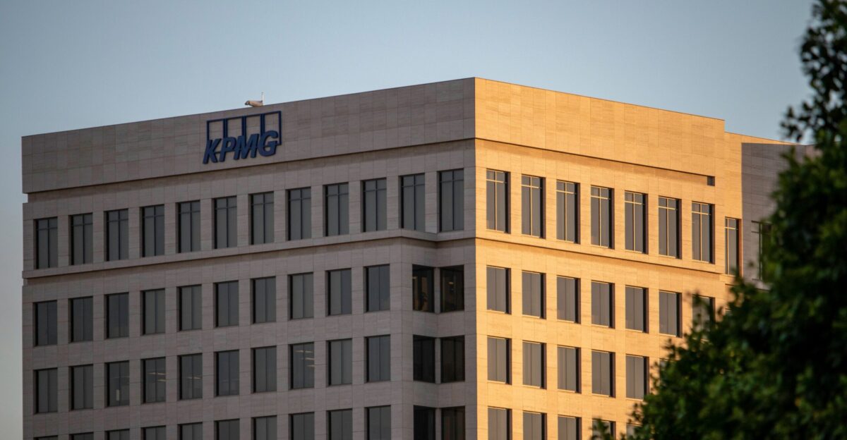 a large building with many windows