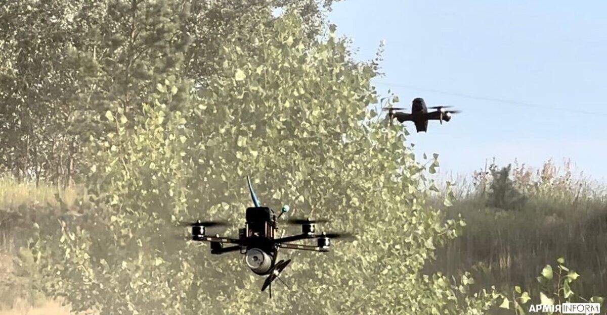 Ukrainian 25th Sicheslavska bde showing their improvised FPV strike drones