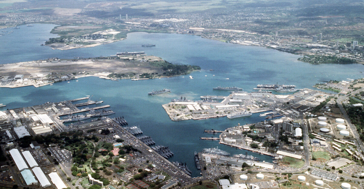 Aerial view of Pearl Harbor and Ford Island on 1 June 1986