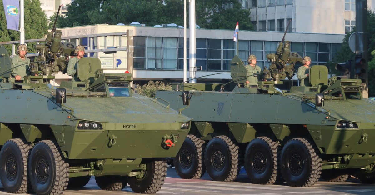 Vozila Patria AMV u Sve anom mimohodu povodom 30 obljetnice vojno-redarstvene operacije Oluja Zagreb 31 srpnja 2025