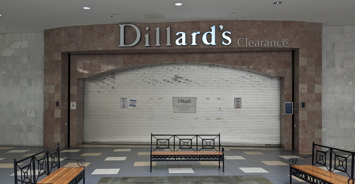 The closed entrance to the Dillard's Clearance Center. The store is still open but is now only open from it's exterior entrances