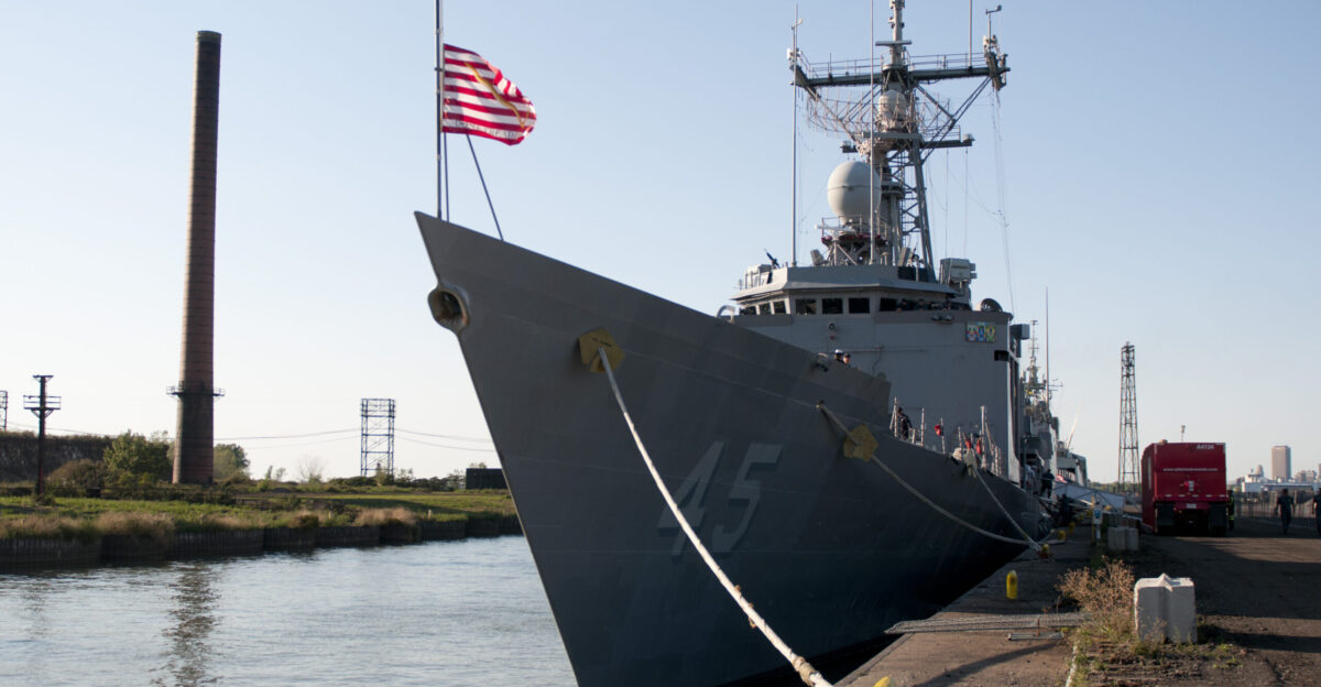 BUFFALO N Y Sept 12 2012 The guided-missile frigate USS De Wert FFG 45 sits moored as part of Buffalo Navy Week 2012 Buffalo Navy Week 2012 is one of 15 signature events planned across America in 2012 The weeklong event commemorates the bicentennial of the War of 1812 hosting service members from the U S Navy Marine Corps Coast Guard and Royal Canadian Navy U S Navy photo by Mass Communication Specialist 2nd Class SW AW William Jamieson Released 120912-N-OV802-160 Join the conversation navylive dodlive mil