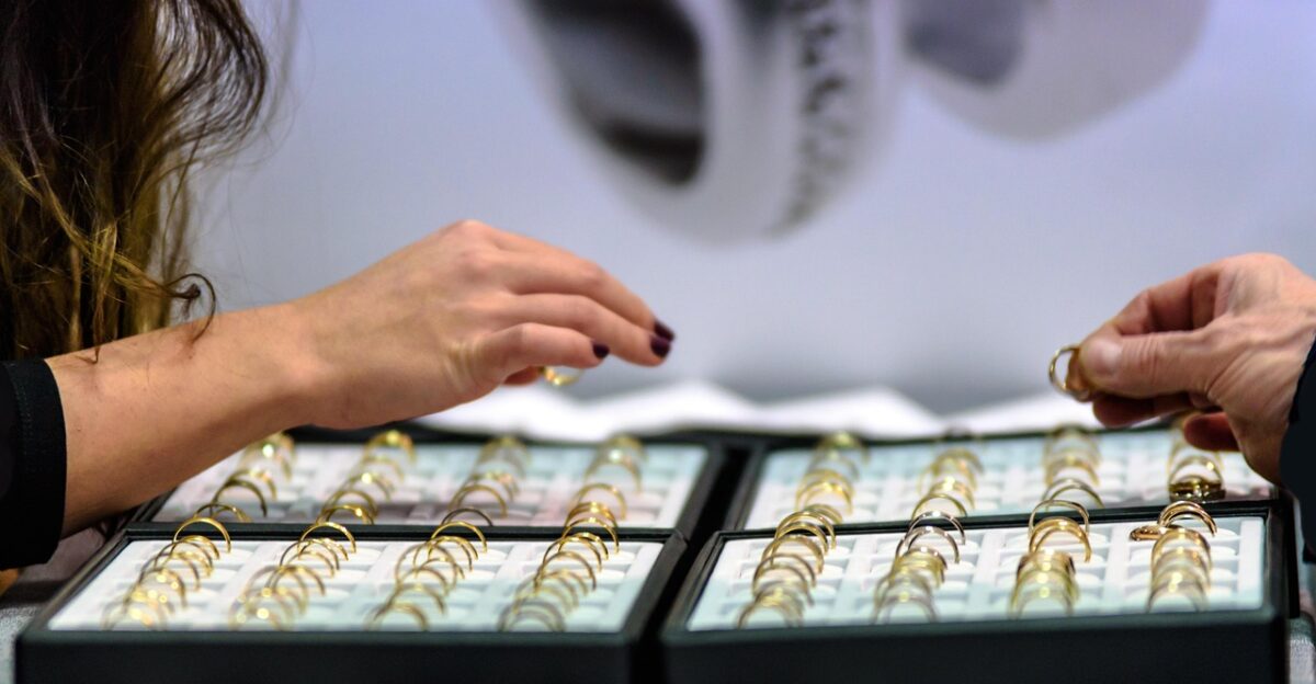 jewelry store wedding rings wedding jeweler jewelry shopping exhibition gold wife husband hands sale gift goldsmith marriage jewelry store jewelry store jewelry store jewelry store jewelry store jewelry jewelry jewelry jewelry