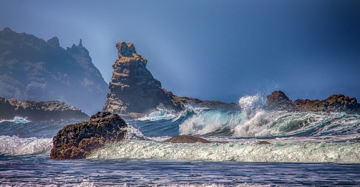sea waves rock ocean splash foam water atlantic breakwater rock formation coast nature mountains scenic tenerife rock rock tenerife tenerife tenerife tenerife tenerife