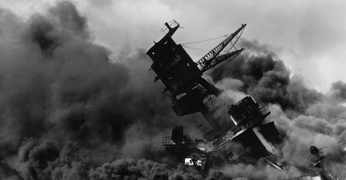 pearl harbor ship warship destroyed sink sunk taken war attack uss arizona bb 39 destroyer black-and-white pearl harbor pearl harbor pearl harbor pearl harbor pearl harbor