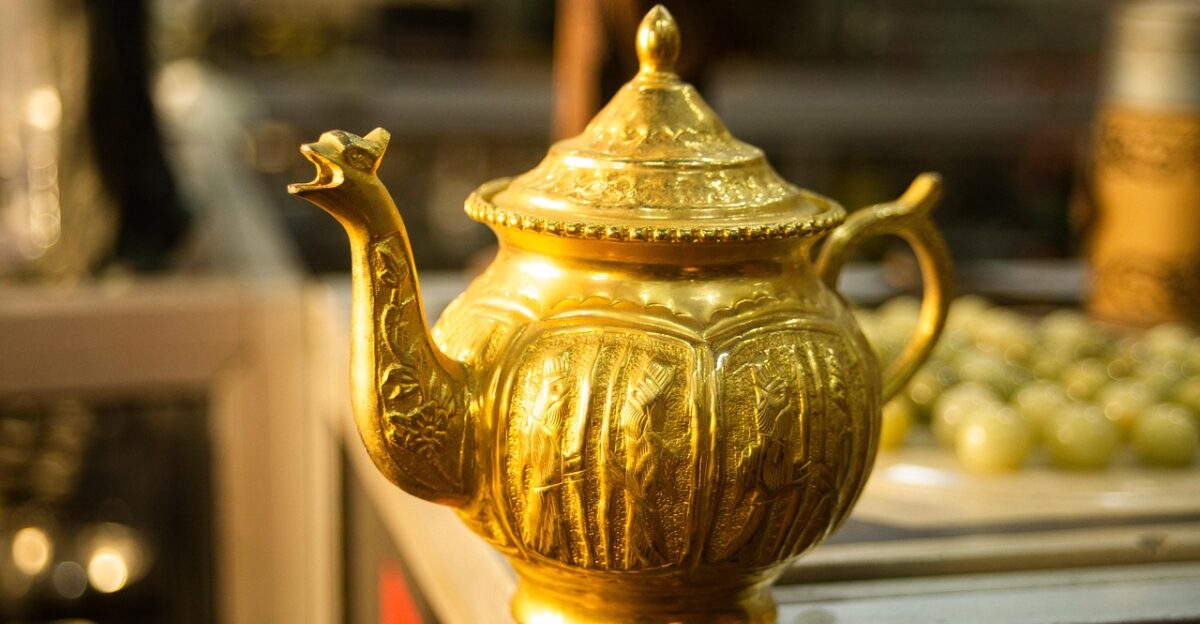 kettle gold antique artifact egypt africa container kettle kettle antique artifact artifact artifact artifact artifact egypt egypt