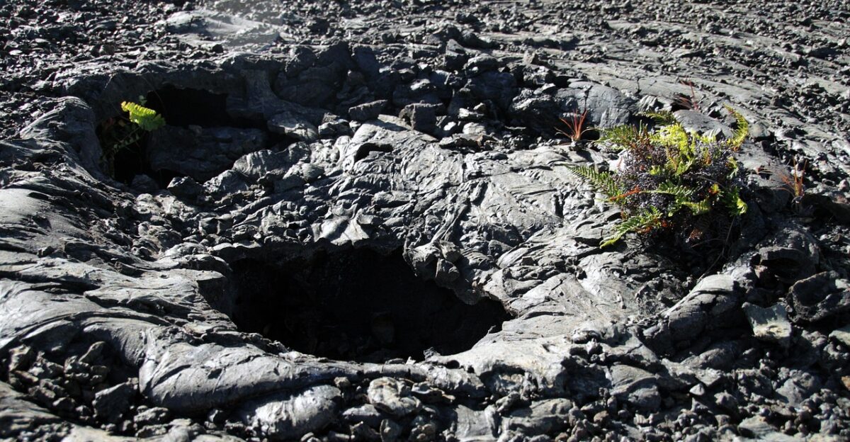 lava volcano hot volcanic geology eruption hawaii big island gray island