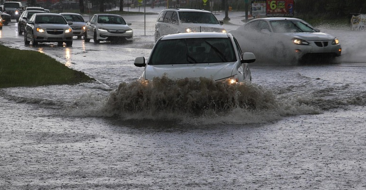 flooded, road, flood, flooding, storm, rain, water, wet, thunderstorm, nature, city