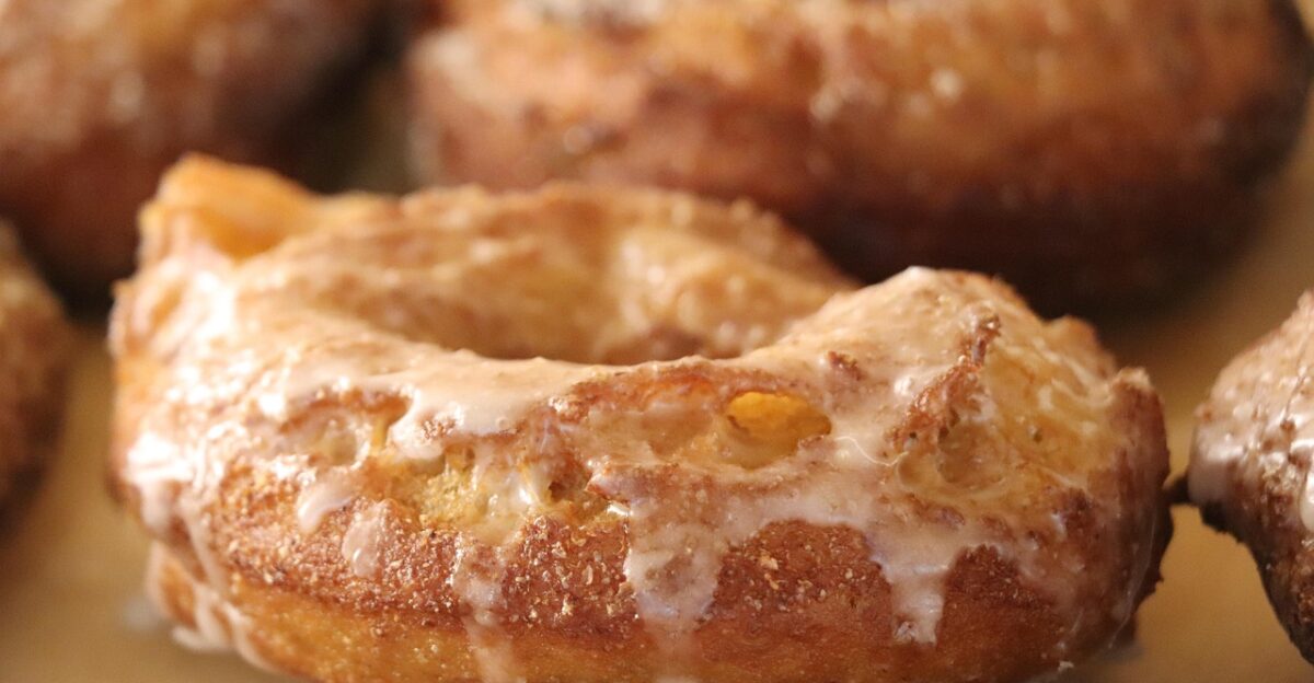 doughnut pastry donut sweet donuts delicious food