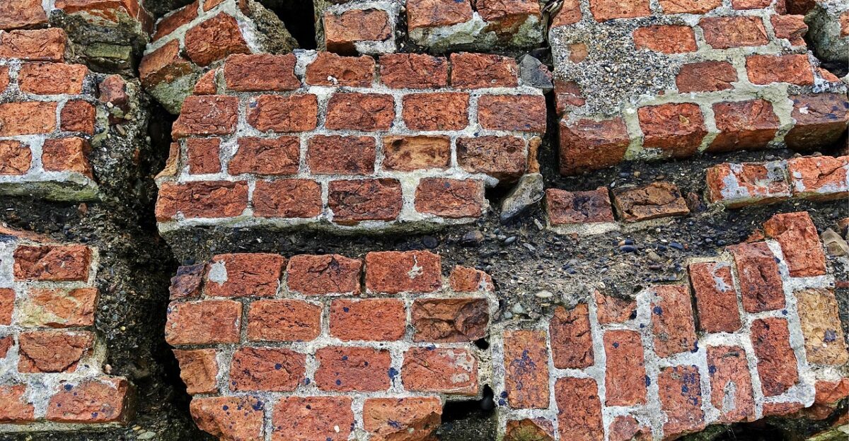 brick brickwork ruin broken decay collapse wall structure erosion eroded cement mortar weathered crack cracked fissure fault failure surface destruction damage fracture cleft earthquake building disaster break brown building brown wall earthquake earthquake earthquake earthquake earthquake