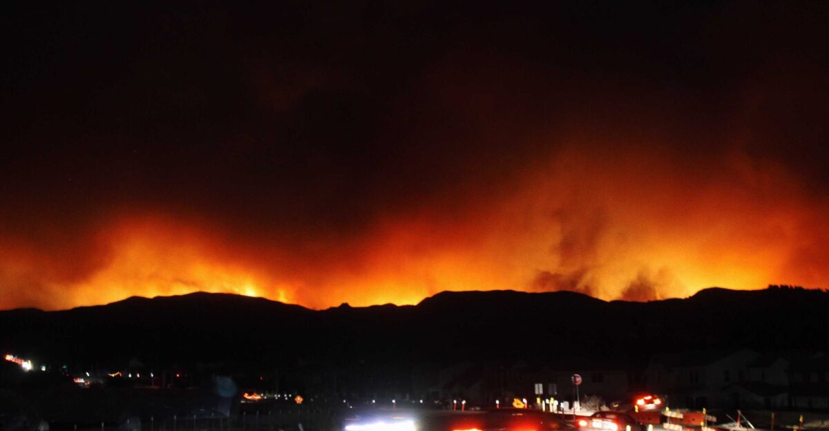 BREAKING Massive 31 000-acre Thomas Fire evacuates 27 000 total