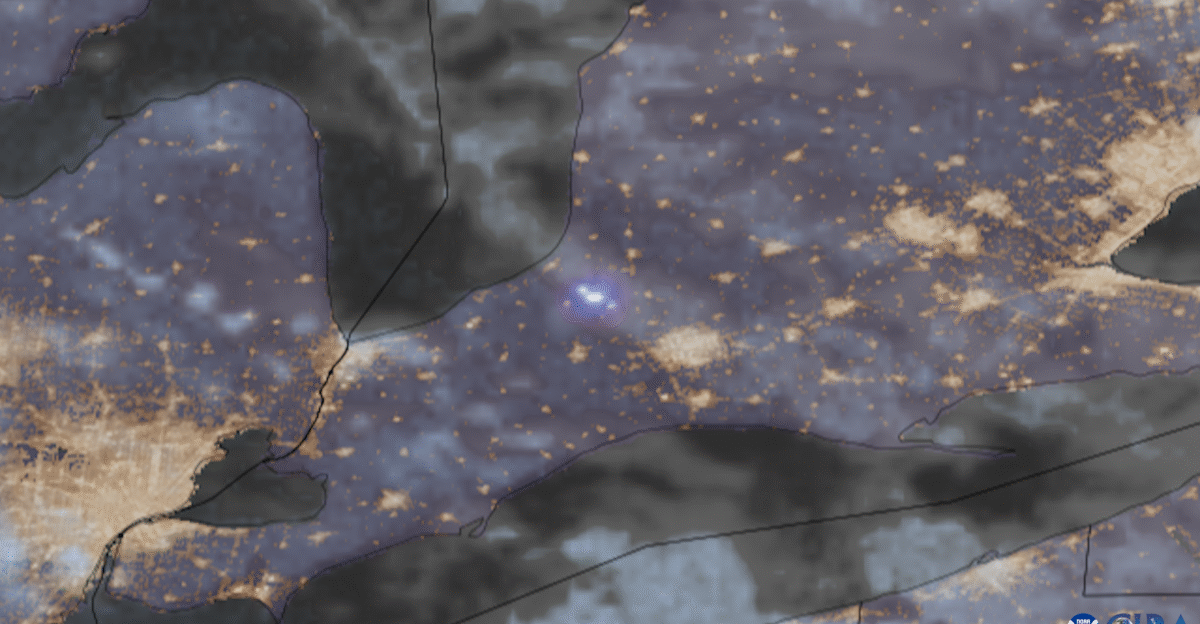 Thundersnow rumbles over Ontario as lake effect snow moves in from Lake Huron