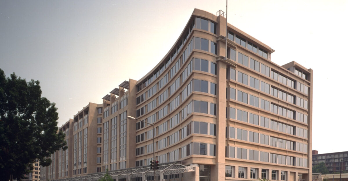 NASA Headquarters at 300 E Street SW in Washington D C Deutsch NASA Hauptsitz auf der 300 E Street SW in Washington D C 300 E Street SW NASA Belaruskaya Shtab-kvatera NASA pa adrase 300 E Street SW u Vashyngtone akruga Kalumb ya