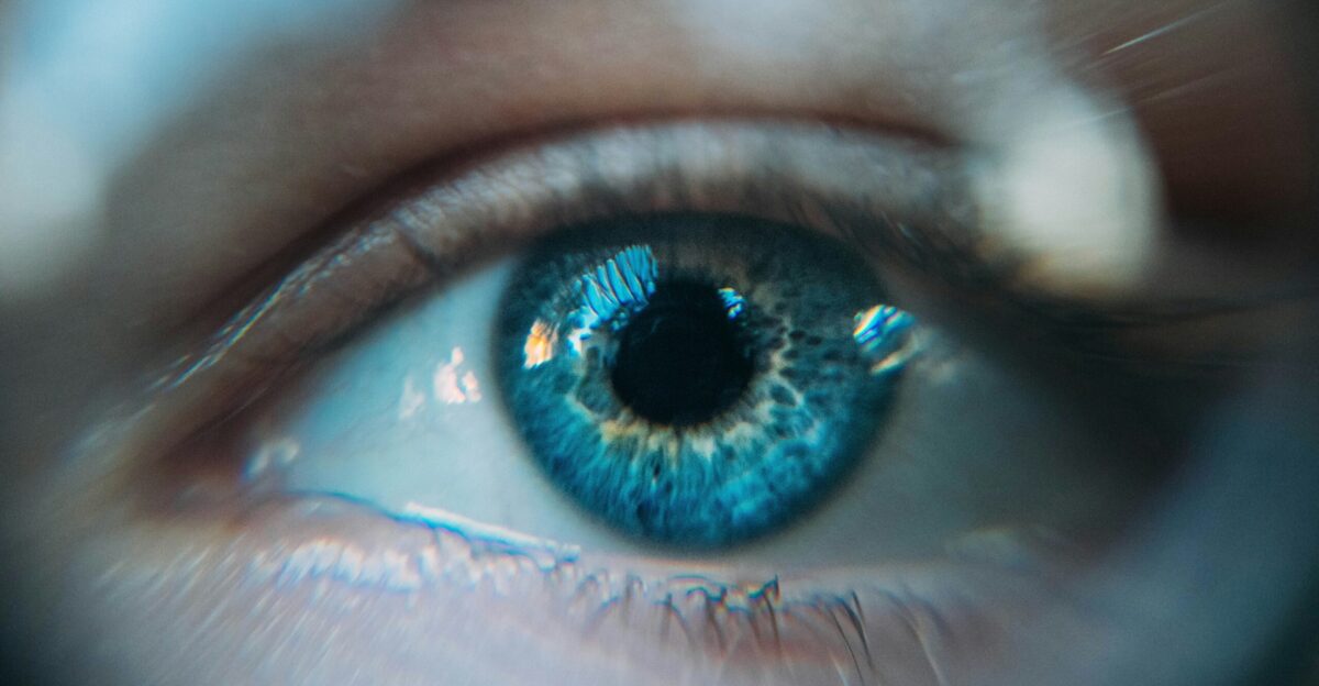blue eye photo