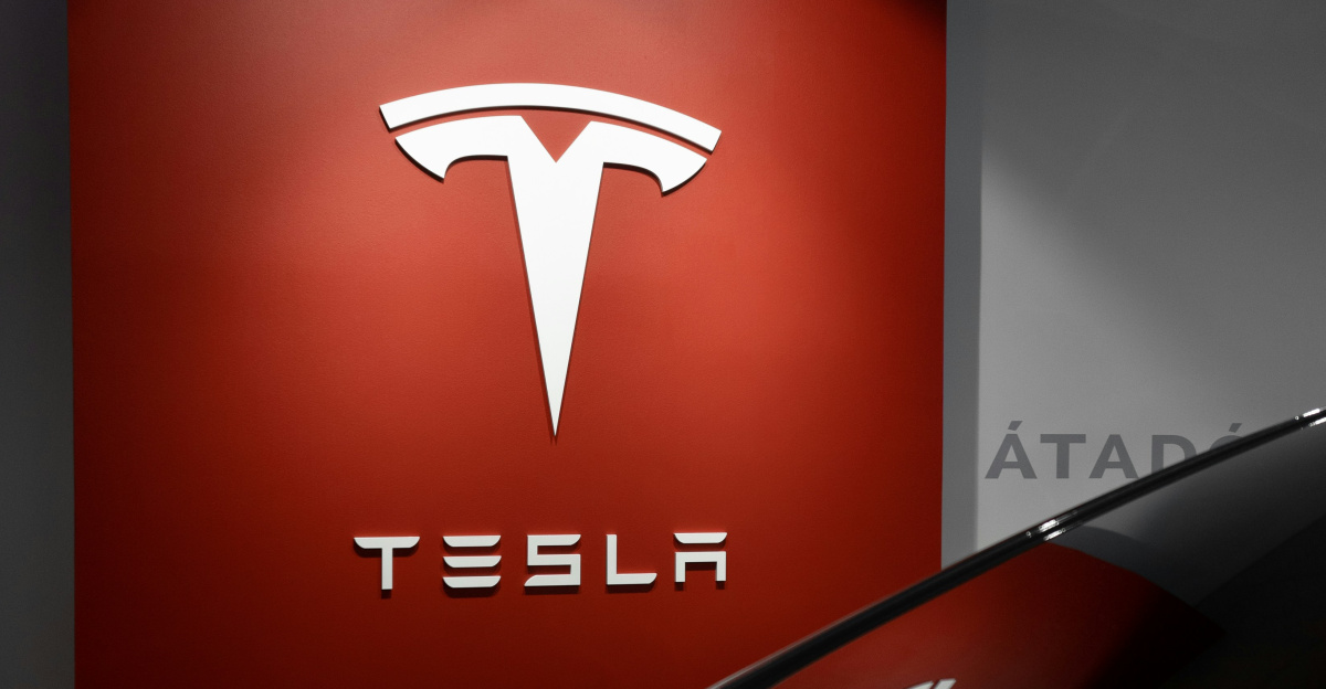 red and white x sign