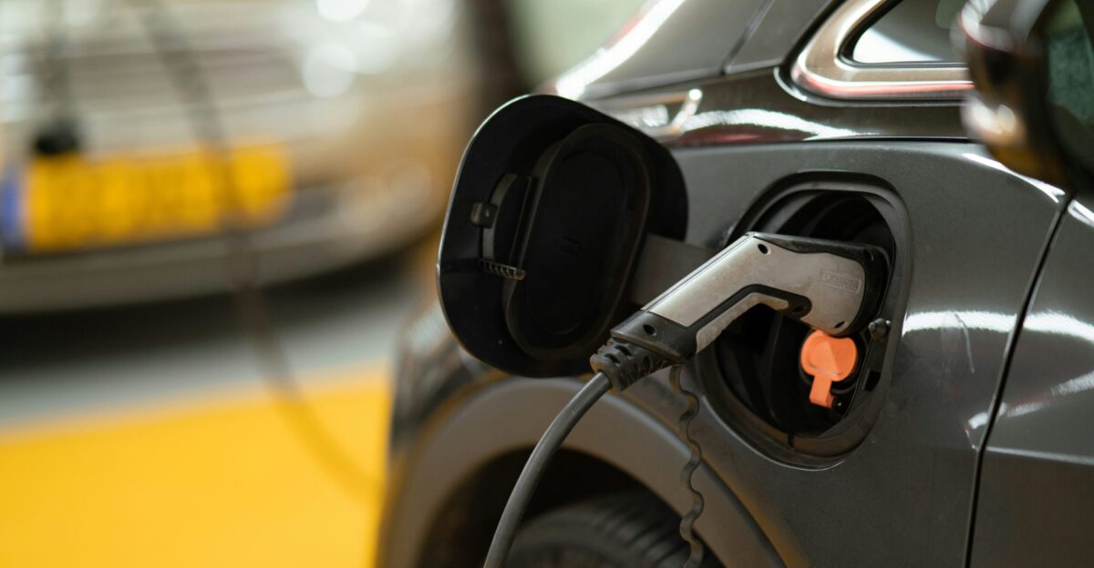 black and silver car steering wheel