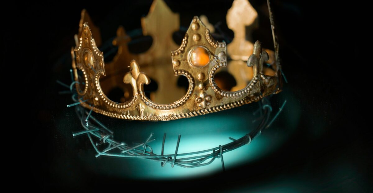 a gold and silver mask