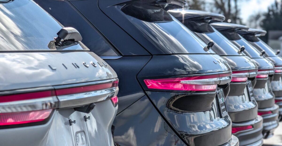 Row of lincoln suvs parked in a lot