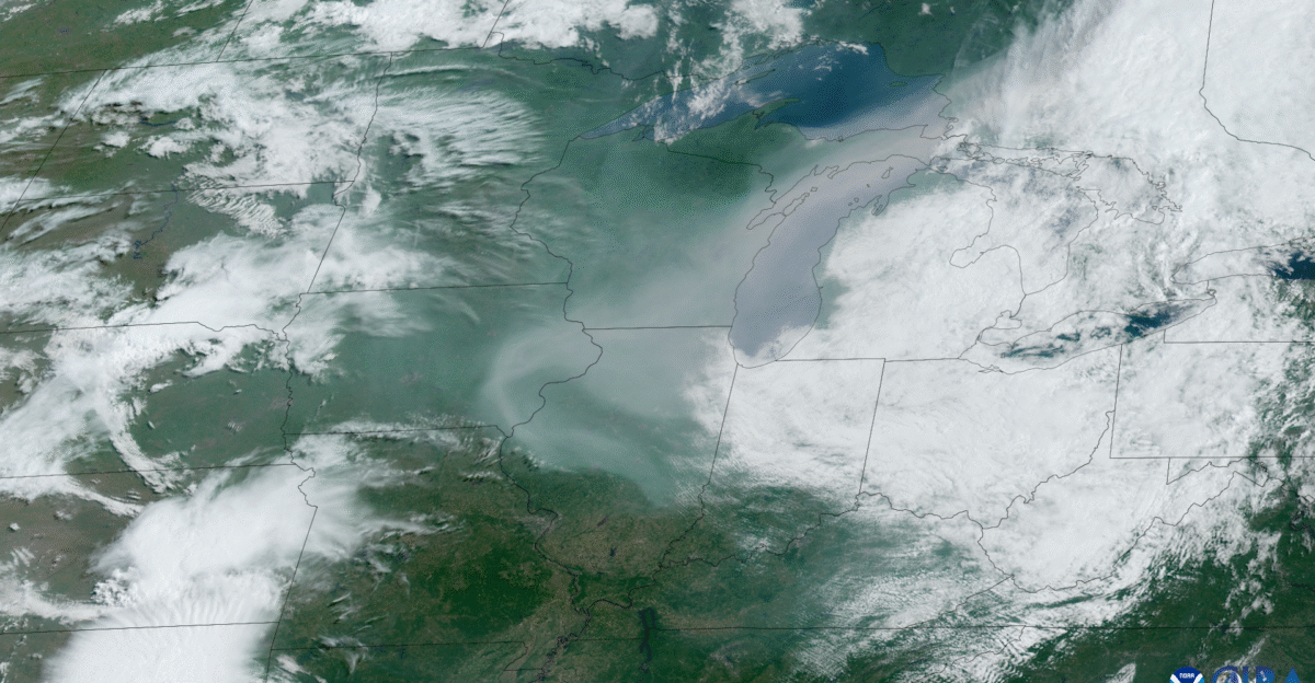 Poor air quality plagues the Midwest United States and thick wildfire smoke moves in from the north