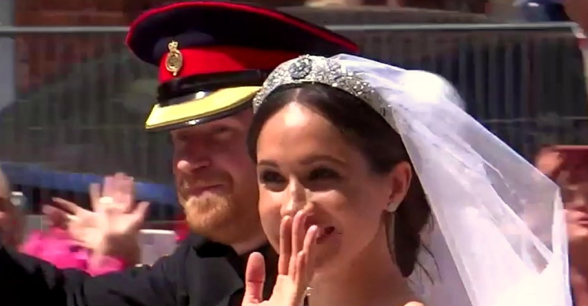 <a href="//commons.wikimedia.org/wiki/Prince_Harry,_Duke_of_Sussex" title="Prince Harry, Duke of Sussex">Prince Harry</a> and his now wife <a href="//commons.wikimedia.org/wiki/Meghan,_Duchess_of_Sussex" title="Meghan, Duchess of Sussex">Meghan</a> have taken part in an open-top carriage procession through the streets of the <a href="//commons.wikimedia.org/wiki/Category:Windsor,_Berkshire" title="Category:Windsor, Berkshire">town of Windsor</a>. The couple earlier married at St George’s Chapel which was watched by millions of people all over the world.