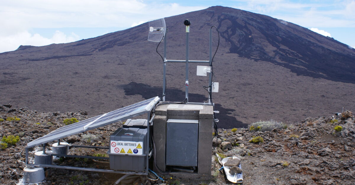 Monitoring station differential GPS used by the volcanologic observatory to watch the deformations of the Piton de la Fournaise volcano on R union island