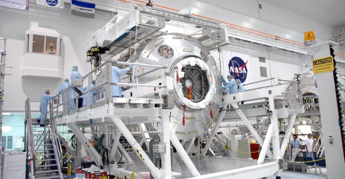 ESA - The European Columbus laboratory settles into a new home in