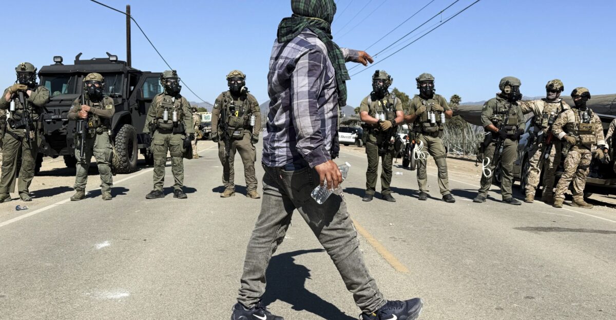 Protesters and federal agents clash during raid at Southern