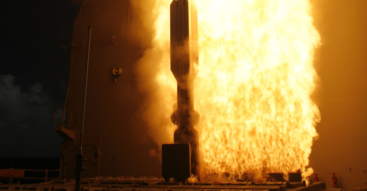 A standard missile 3 is launched from USS Lake Erie CG 70 April 26 2007 during a joint Missile Defense Agency U S Navy ballistic missile flight test over the Pacific Ocean The test was designed to show the capability of the ship and its crew to conduct ballistic missile defense and at the same time defend itself This test also marks the 27th successful hit-to-kill intercept in tests since 2001