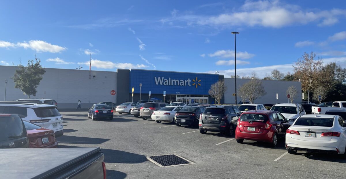 This is a smaller Walmart Supercenter with only one entrance located in Quincy Gadsden County FL