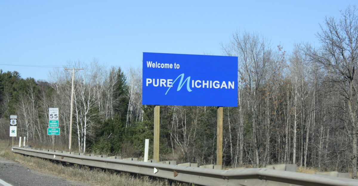 File WelcomeToMichiganSignUS8Nov2009 jpg - Wikimedia Commons