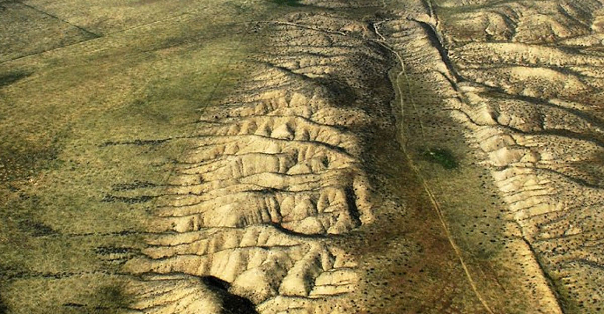 Aerial photo of San Andreas Fault looking northwest onto the Carrizo Plain with Soda Lake visible at the upper left