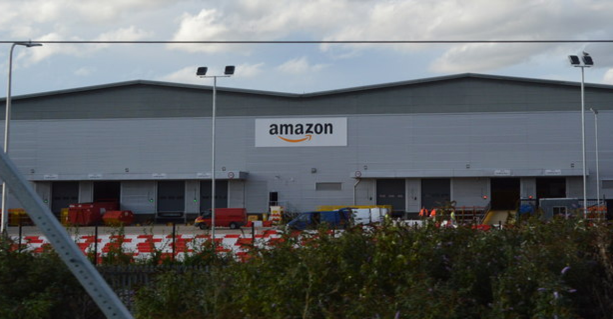 Amazon Warehouse <span class="mw-valign-text-top" typeof="mw:File/Frameless"><a href="//commons.wikimedia.org/wiki/File:Amazon_Warehouse_-_geograph.org.uk_-_6058563.jpg#ooui-php-4" title="Edit this at Structured Data on Commons"><img decoding=