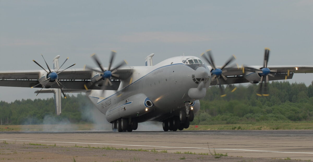 The world s largest turboprop aircraft the Antonov An-22 will be