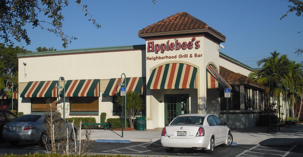 Typical Applebee s in Coral Springs FL