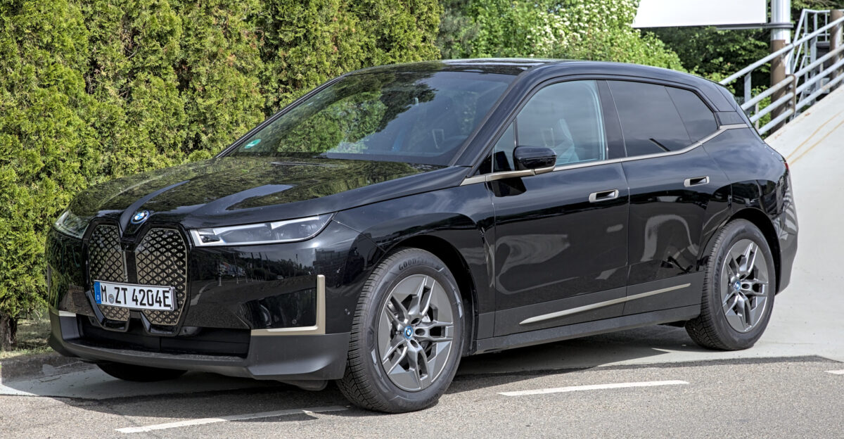 BMW iX in Stuttgart-Vaihingen