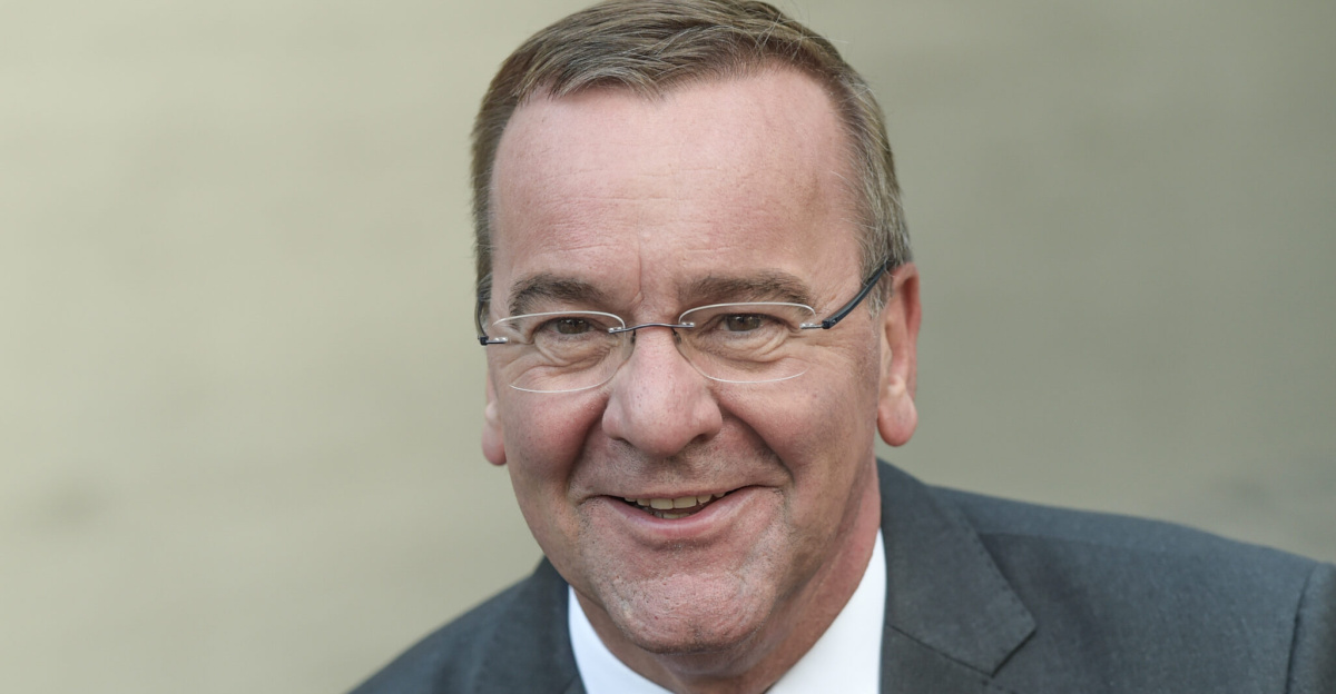 <a href="https://en.wikipedia.org/wiki/Boris_Pistorius" class="extiw" title="w:Boris Pistorius">Boris Pistorius</a>, <a href="https://en.wikipedia.org/wiki/Ministry_for_Interior_and_Sports_of_Lower_Saxony" class="extiw" title="w:Ministry for Interior and Sports of Lower Saxony">Minister of the Interior and Sport</a> of <a href="https://en.wikipedia.org/wiki/Lower_Saxony" class="extiw" title="w:Lower Saxony">Lower Saxony</a> since February 2013, <a href="https://en.wikipedia.org/wiki/Federal_Ministry_of_Defence_(Germany)" class="extiw" title="w:Federal Ministry of Defence (Germany)">Federal Minister of Defense</a> of the <a href="https://en.wikipedia.org/wiki/Germany" class="extiw" title="w:Germany">Federal Republic of Germany</a> from January 19, 2023.