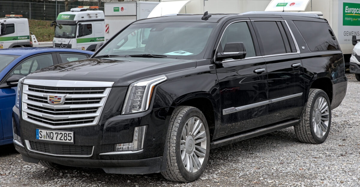 Cadillac Escalade ESV GMTK2XX in Stuttgart-Vaihingen