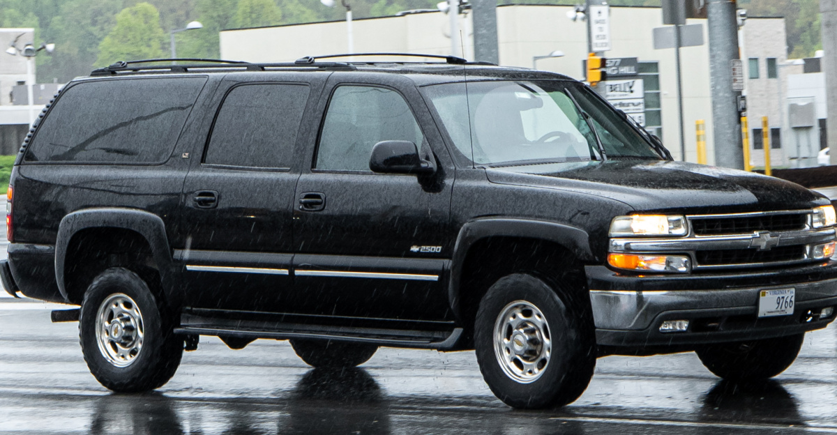 Chevrolet Suburban (GMT800) Washington DC, USA